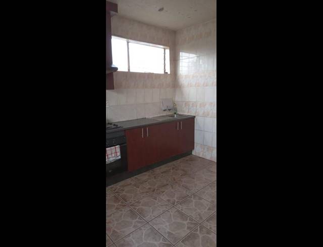 1 BEDROOM APARTMENT FOR SALE IN KEMPTON PARK CENTRAL